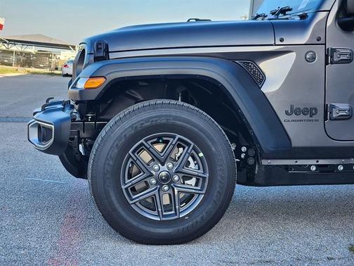 Crystal Metallic 2026 Jeep Gladiator Sport