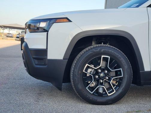 Bright White Clearcoat 2026 Jeep Cherokee Base