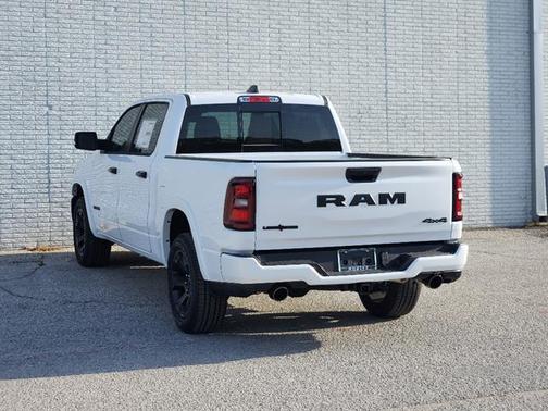 Bright White Clearcoat 2026 RAM 1500 Big Horn/Lone Star
