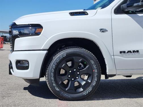 Bright White Clearcoat 2026 RAM 1500 Big Horn/Lone Star