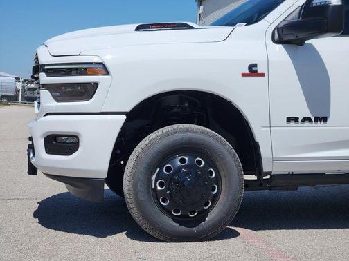 Bright White Clearcoat 2026 RAM 3500 Laramie