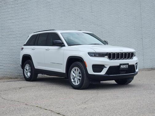 Bright White Clearcoat 2026 Jeep Grand Cherokee Laredo X