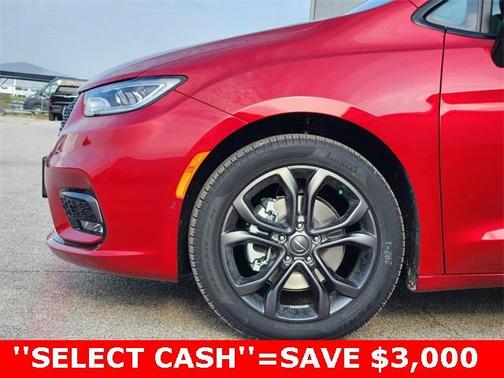 2026 Chrysler Pacifica Select