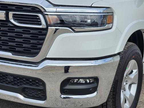 Bright White Clearcoat 2026 RAM 1500 Big Horn/Lone Star
