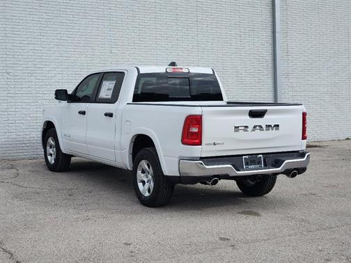 Bright White Clearcoat 2026 RAM 1500 Big Horn/Lone Star