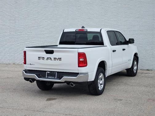 Bright White Clearcoat 2026 RAM 1500 Big Horn/Lone Star