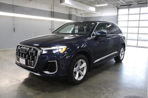 2025 Audi Q7 Premium 55 TFSI quattro Tiptronic