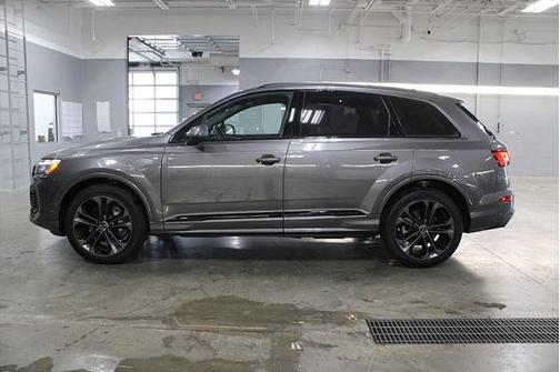 2025 Audi Q7 Premium Plus 55 TFSI quattro Tiptronic