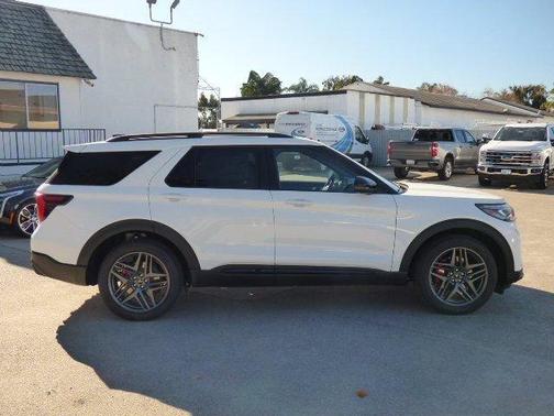 White Metallic 2026 Ford Explorer ST