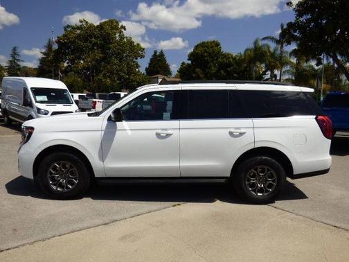 Oxford White 2025 Ford Expedition Active