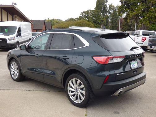 2022 Ford Escape Titanium Hybrid