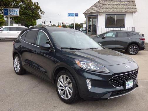 2022 Ford Escape Titanium Hybrid