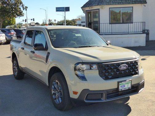 Desert Sand 2025 Ford Maverick XLT Truck