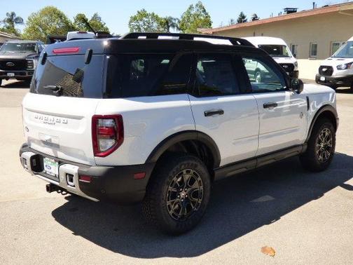 Oxford White 2026 Ford Bronco Sport Outer Banks