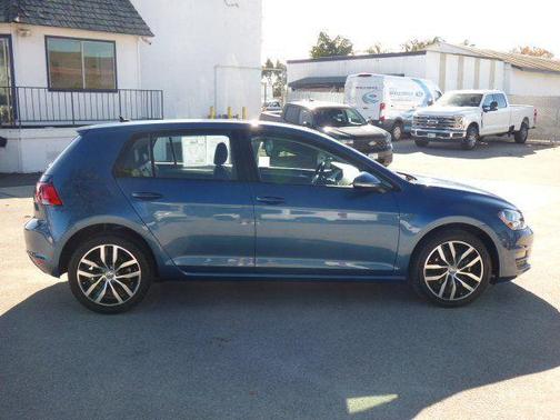 2017 Volkswagen Golf TSI SE 4-Door