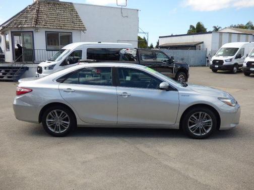 Celestial Silver Metallic 2016 Toyota Camry Hybrid SE