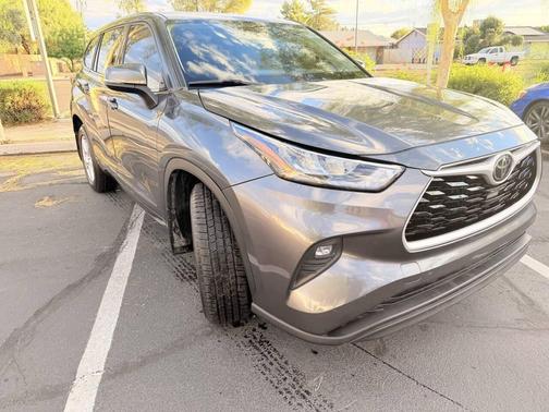 2020 Toyota Highlander LE