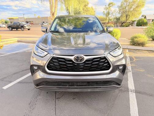 2020 Toyota Highlander LE