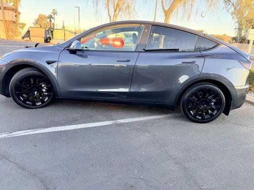 2021 Tesla Model Y Long Range Dual Motor All-Wheel Drive