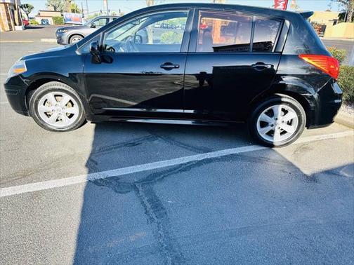 2012 Nissan Versa 1.8 SL