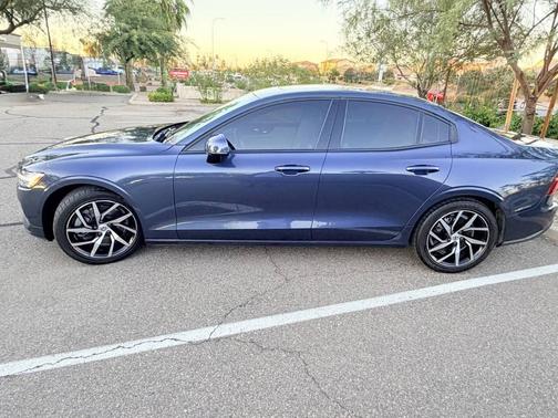 2020 Volvo S60 T6 Momentum