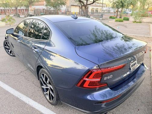 2020 Volvo S60 T6 Momentum