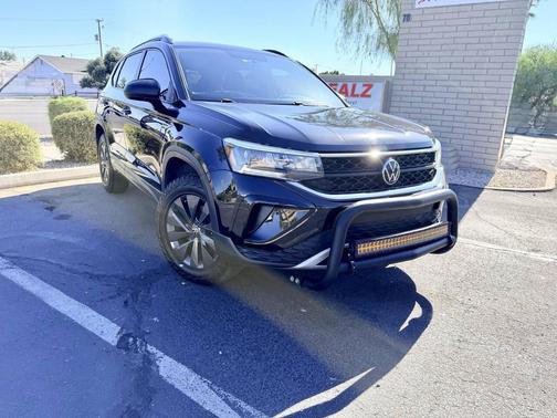 Black 2022 Volkswagen Taos 1.5T S