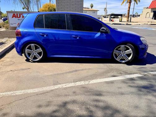 2012 Volkswagen Golf R 4-Door
