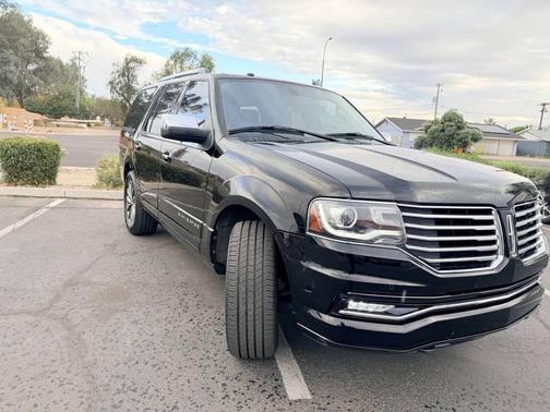 Black 2017 Lincoln Navigator Select