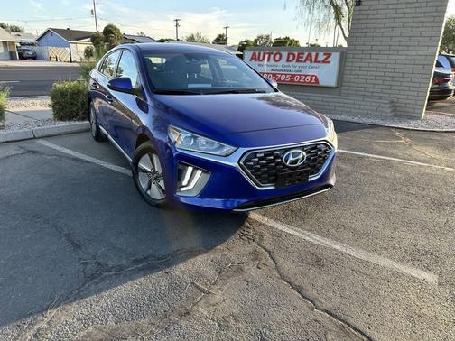 2020 Hyundai IONIQ Hybrid SE