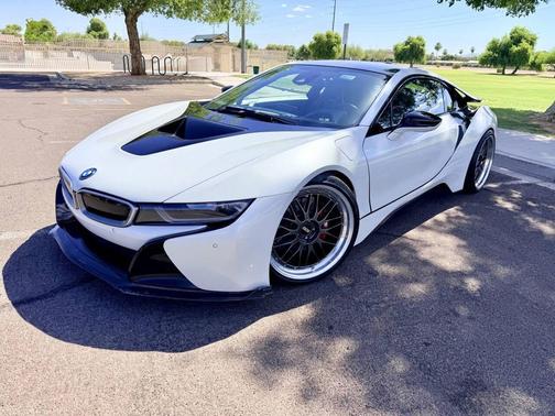 White 2016 BMW i8 Base AWD 2dr Coupe