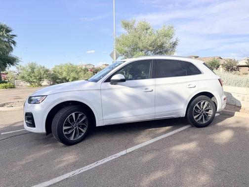 White 2021 Audi Q5 45 Premium Plus