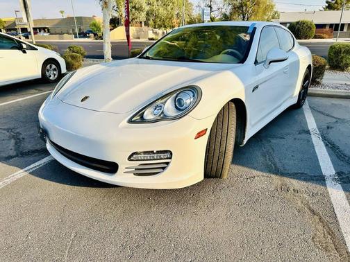 2011 Porsche Panamera 4