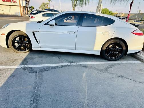 2011 Porsche Panamera 4