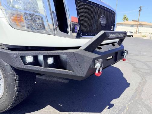 White 2017 Nissan Titan SV