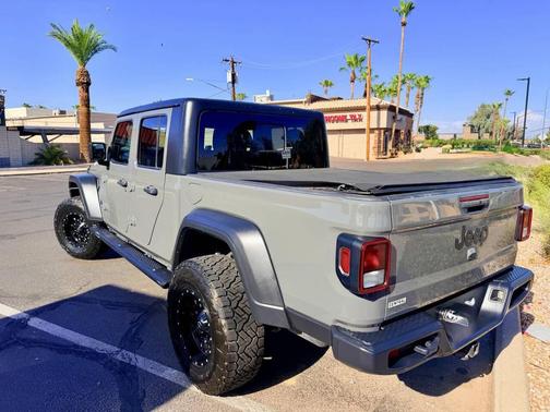 Gray 2020 Jeep Gladiator Sport S