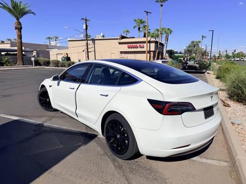 White 2019 Tesla Model 3 Long Range