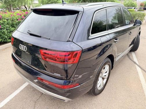 Blue 2017 Audi Q7 2.0T Premium