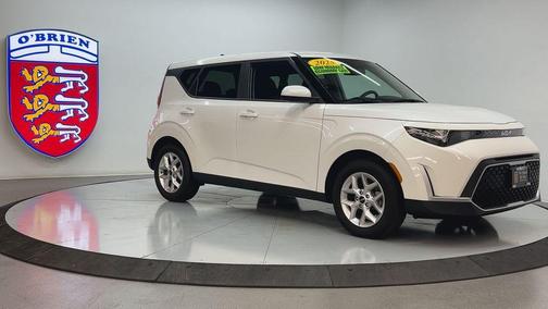 Snow White Pearl 2025 Kia Soul LX