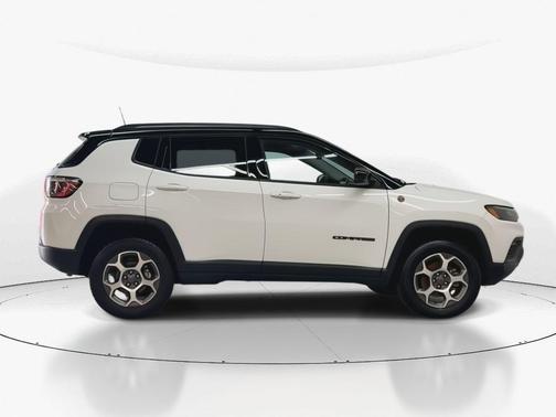 Bright White Clearcoat 2022 Jeep Compass Trailhawk