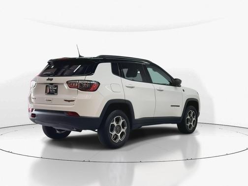 Bright White Clearcoat 2022 Jeep Compass Trailhawk