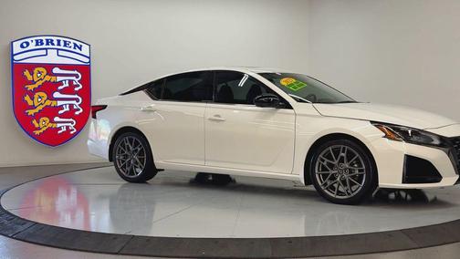 Pearl White Tricoat 2023 Nissan Altima SR VC-Turbo FWD