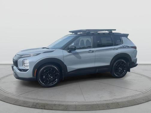 Moonstone Gray Metallic W/ Black Roof 2026 Mitsubishi Outlander Trail Edition S-AWC
