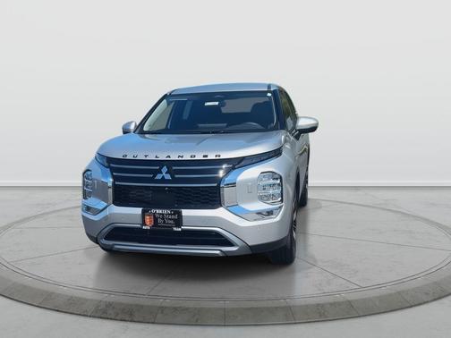 Alloy Silver Metallic 2026 Mitsubishi Outlander SE S-AWC