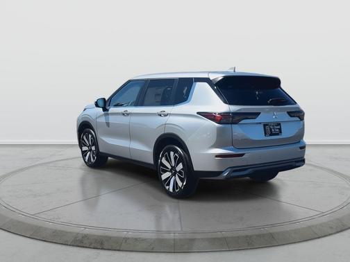 Alloy Silver Metallic 2026 Mitsubishi Outlander SE S-AWC