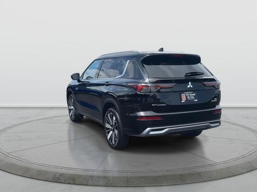 Labrador Black Pearl 2026 Mitsubishi Outlander PHEV SEL