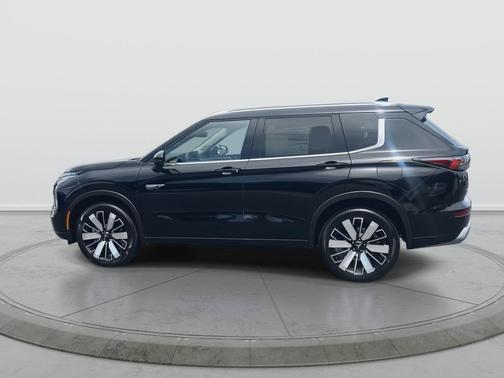 Labrador Black Pearl 2026 Mitsubishi Outlander PHEV SEL