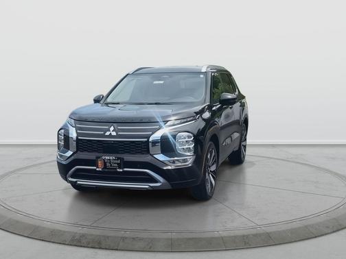 Labrador Black Pearl 2026 Mitsubishi Outlander PHEV SEL
