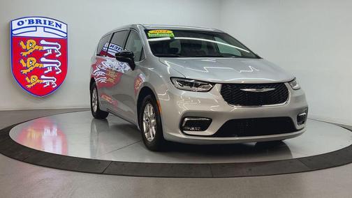 Silver Mist Clearcoat 2024 Chrysler Pacifica Touring L