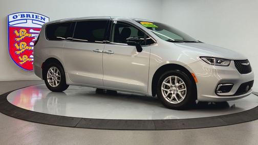 Silver Mist Clearcoat 2024 Chrysler Pacifica Touring L